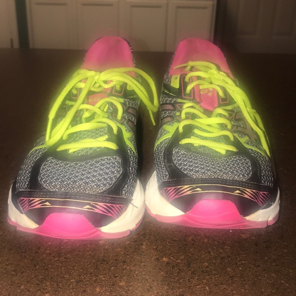 ASICS shoes good condition! Super comfy! - Picture 3 of 5